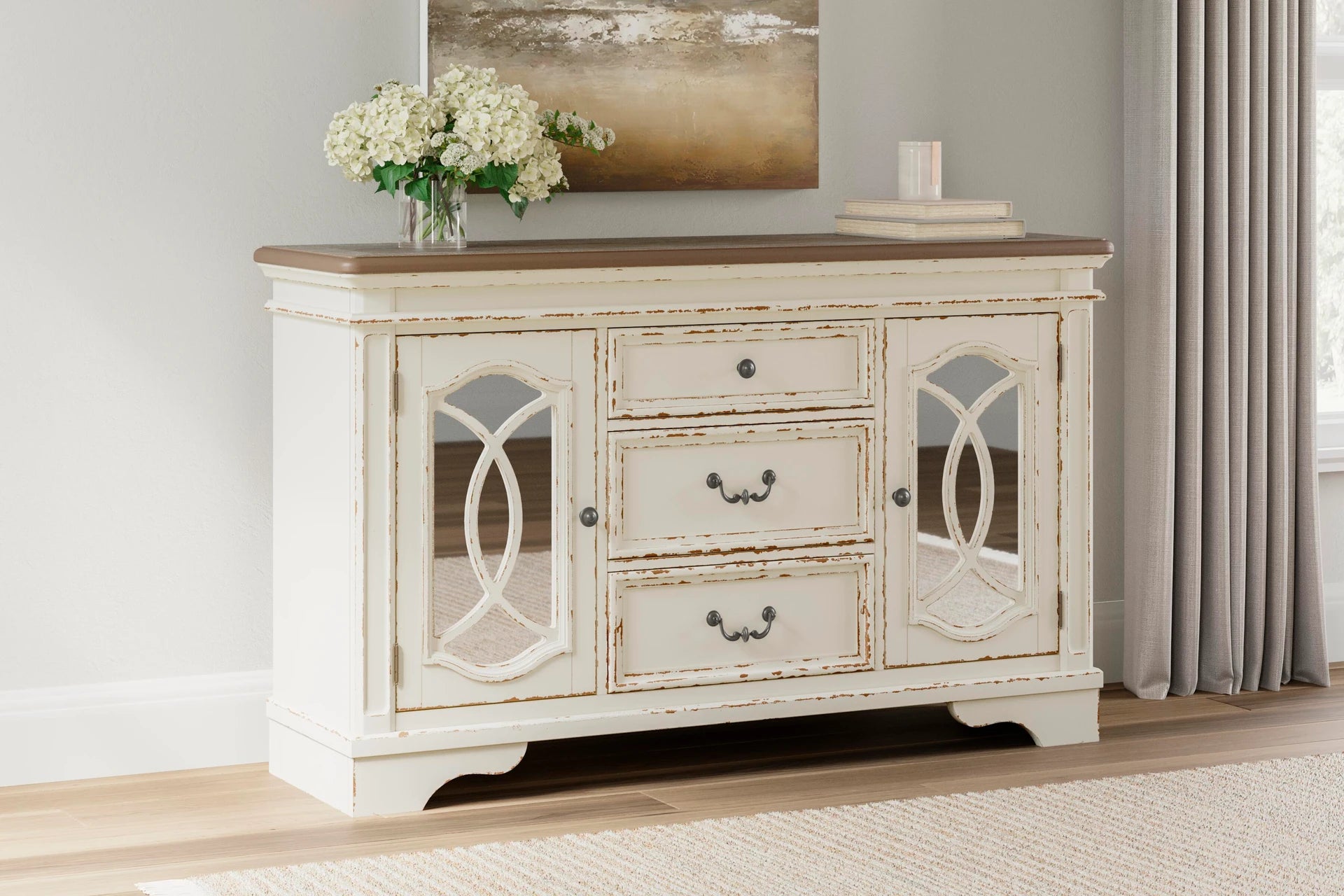 Realyn Dining Set