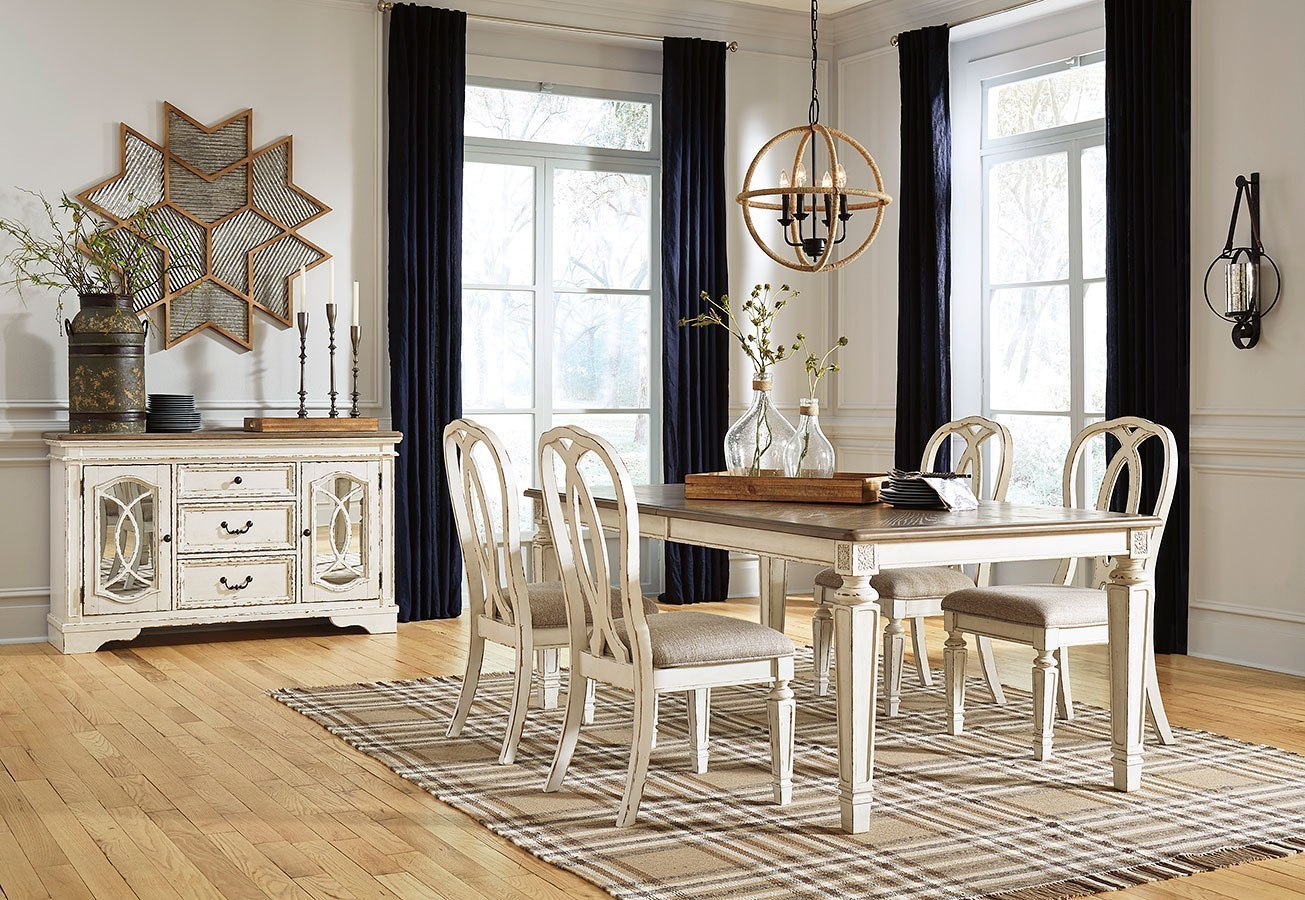 Realyn Dining Set
